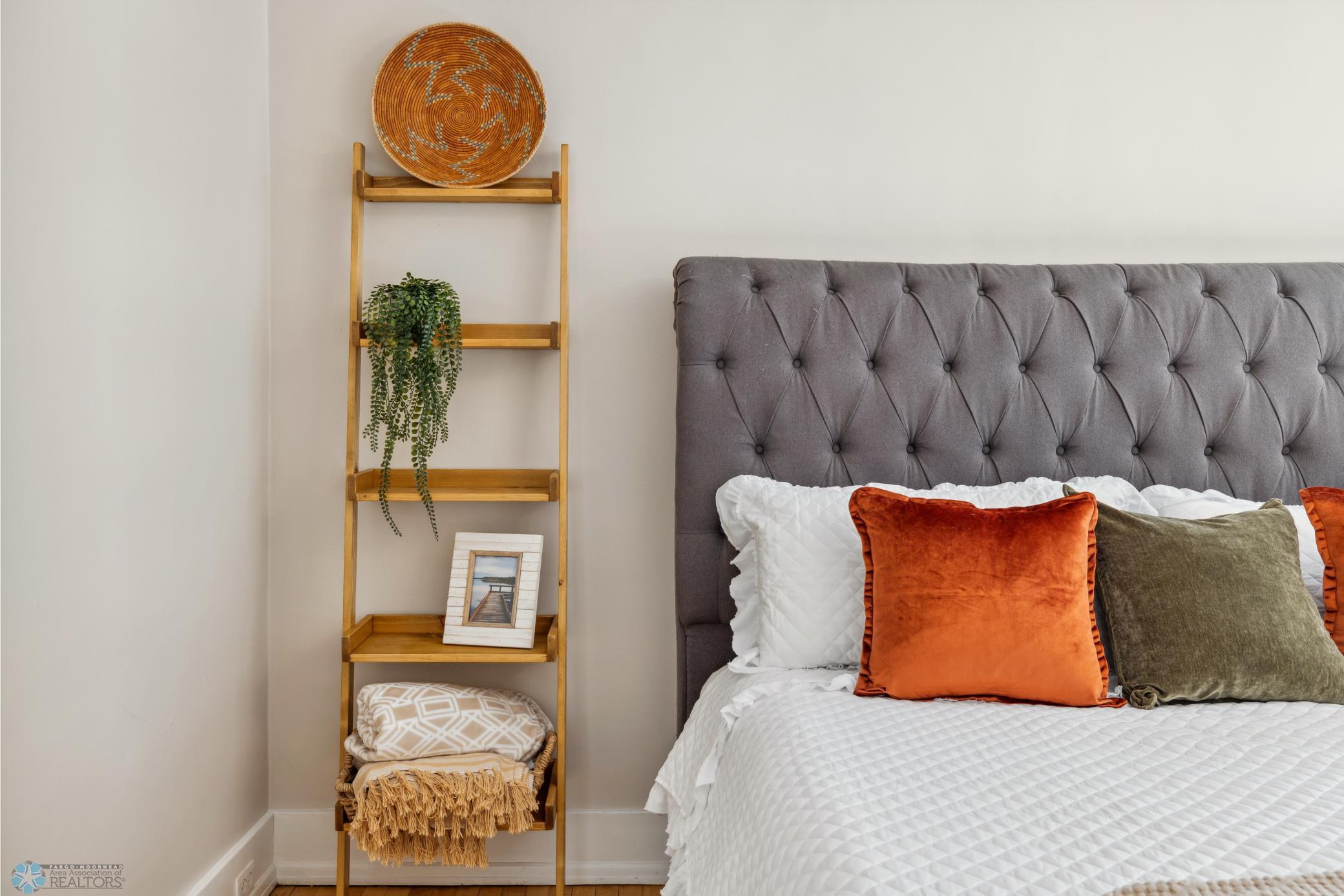 Fargo, North Dakota 58102, United States, 6 Bedrooms Bedrooms, ,3 BathroomsBathrooms,Residential,Pending,60039