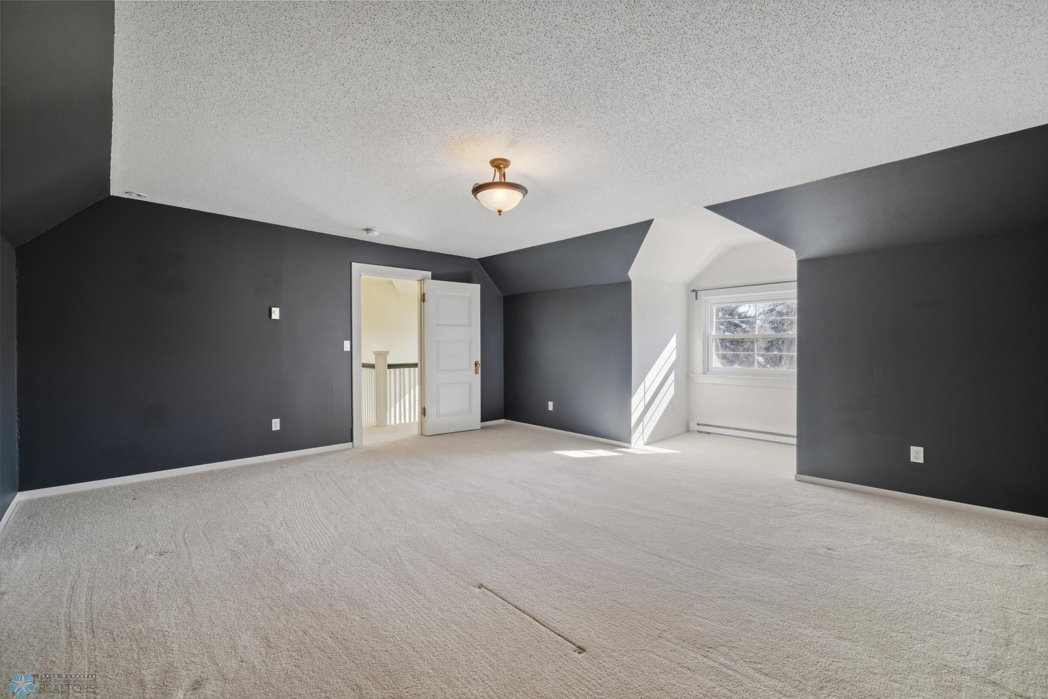 Fargo, North Dakota 58102, United States, 6 Bedrooms Bedrooms, ,3 BathroomsBathrooms,Residential,Pending,60039