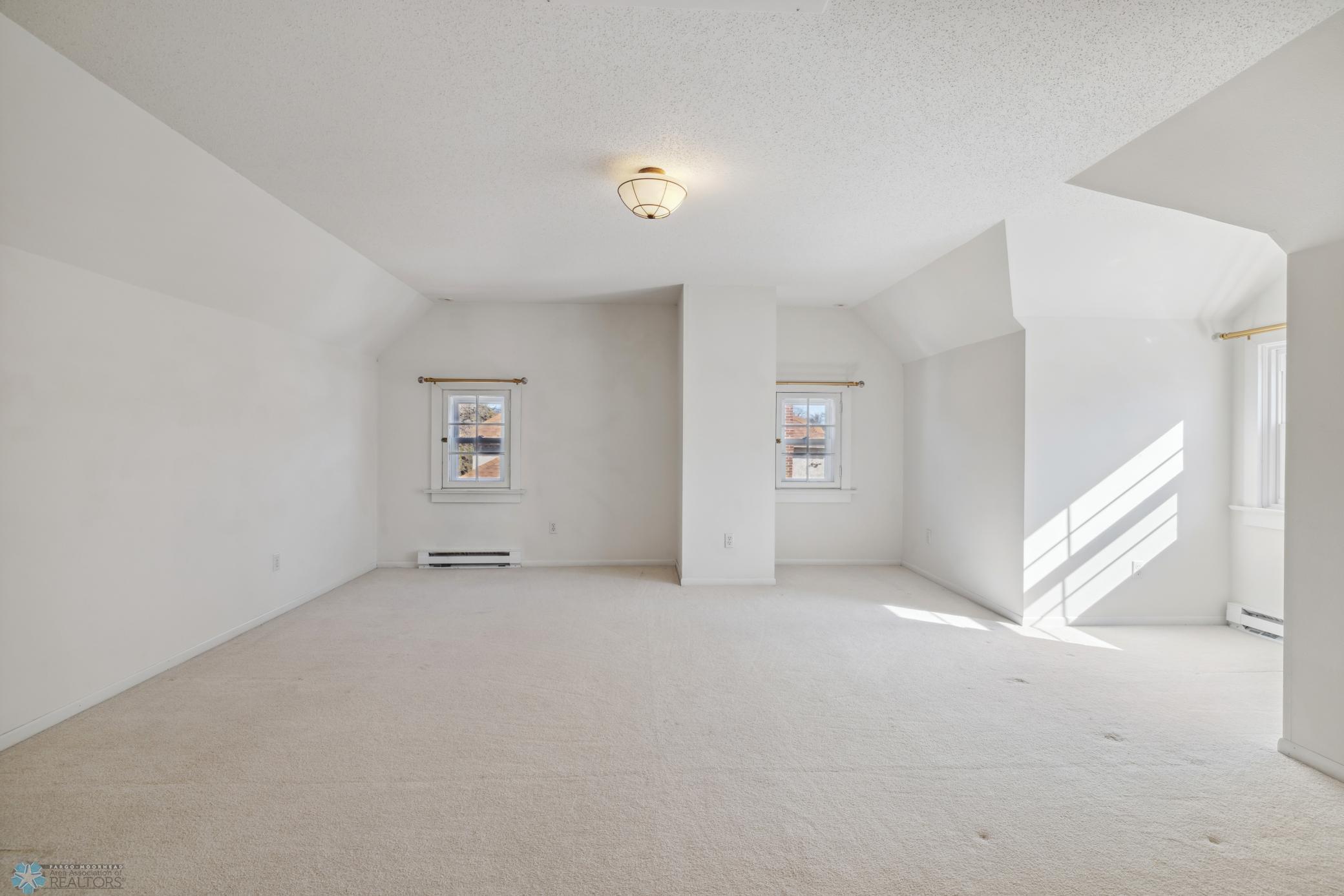 Fargo, North Dakota 58102, United States, 6 Bedrooms Bedrooms, ,3 BathroomsBathrooms,Residential,Pending,60039