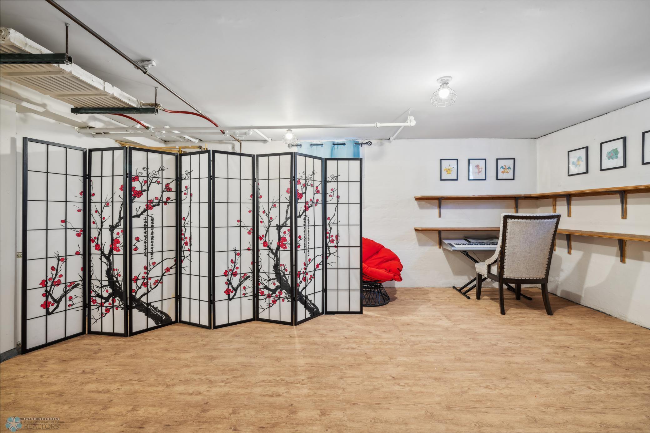 Fargo, North Dakota 58102, United States, 6 Bedrooms Bedrooms, ,3 BathroomsBathrooms,Residential,Pending,60039