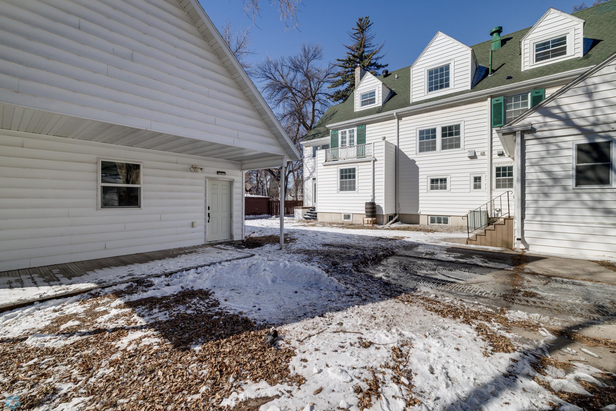 Fargo, North Dakota 58102, United States, 6 Bedrooms Bedrooms, ,3 BathroomsBathrooms,Residential,Pending,60039