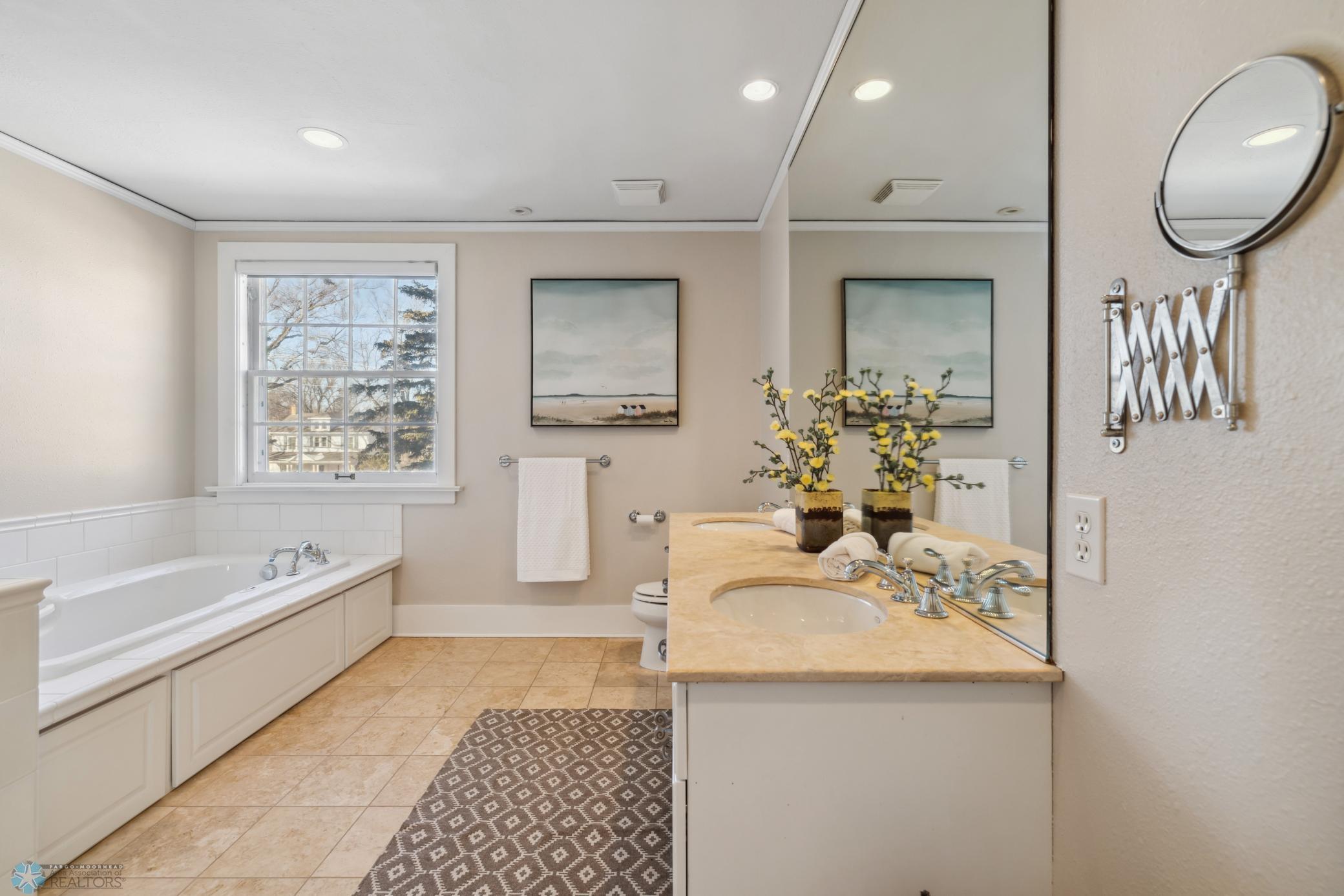 Fargo, North Dakota 58102, United States, 6 Bedrooms Bedrooms, ,3 BathroomsBathrooms,Residential,Pending,60039