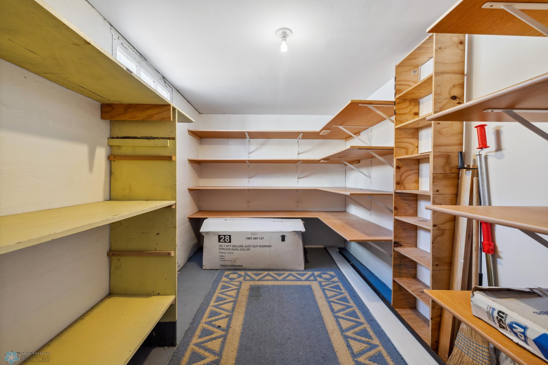 Fargo, North Dakota 58102, United States, 6 Bedrooms Bedrooms, ,3 BathroomsBathrooms,Residential,Pending,60039