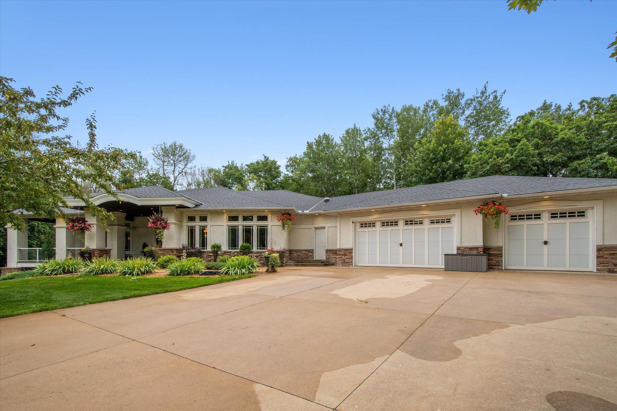 9401 Elm Court, Prior Lake, Minnesota image 1