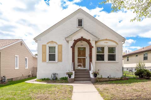 Homes For Sale - 1206 Seminary Avenue<br/> Ramsey County, Saint Paul, MN 55104