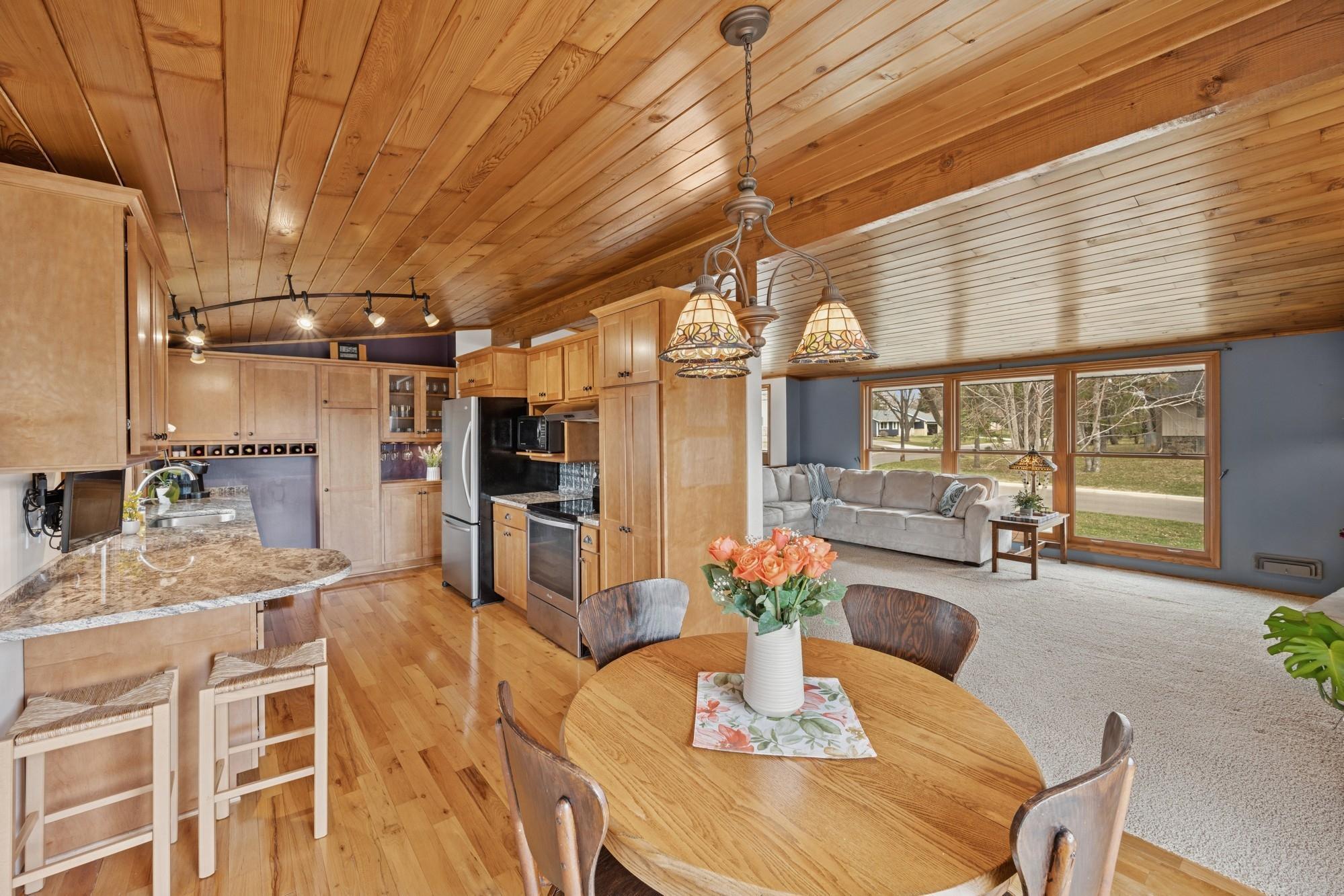 8045 Wynnwood Road, Minneapolis, Minnesota image 9