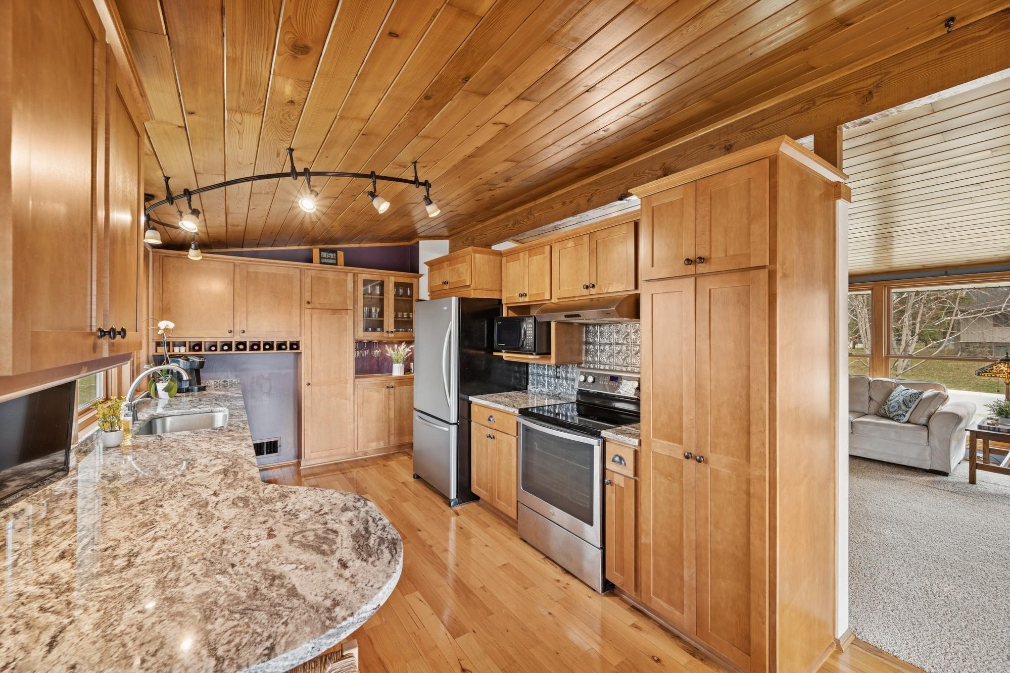 8045 Wynnwood Road, Minneapolis, Minnesota image 11