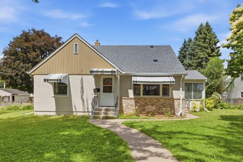 Homes For Sale - 1951 Fremont Avenue<br/> Saint Paul, MN 55119