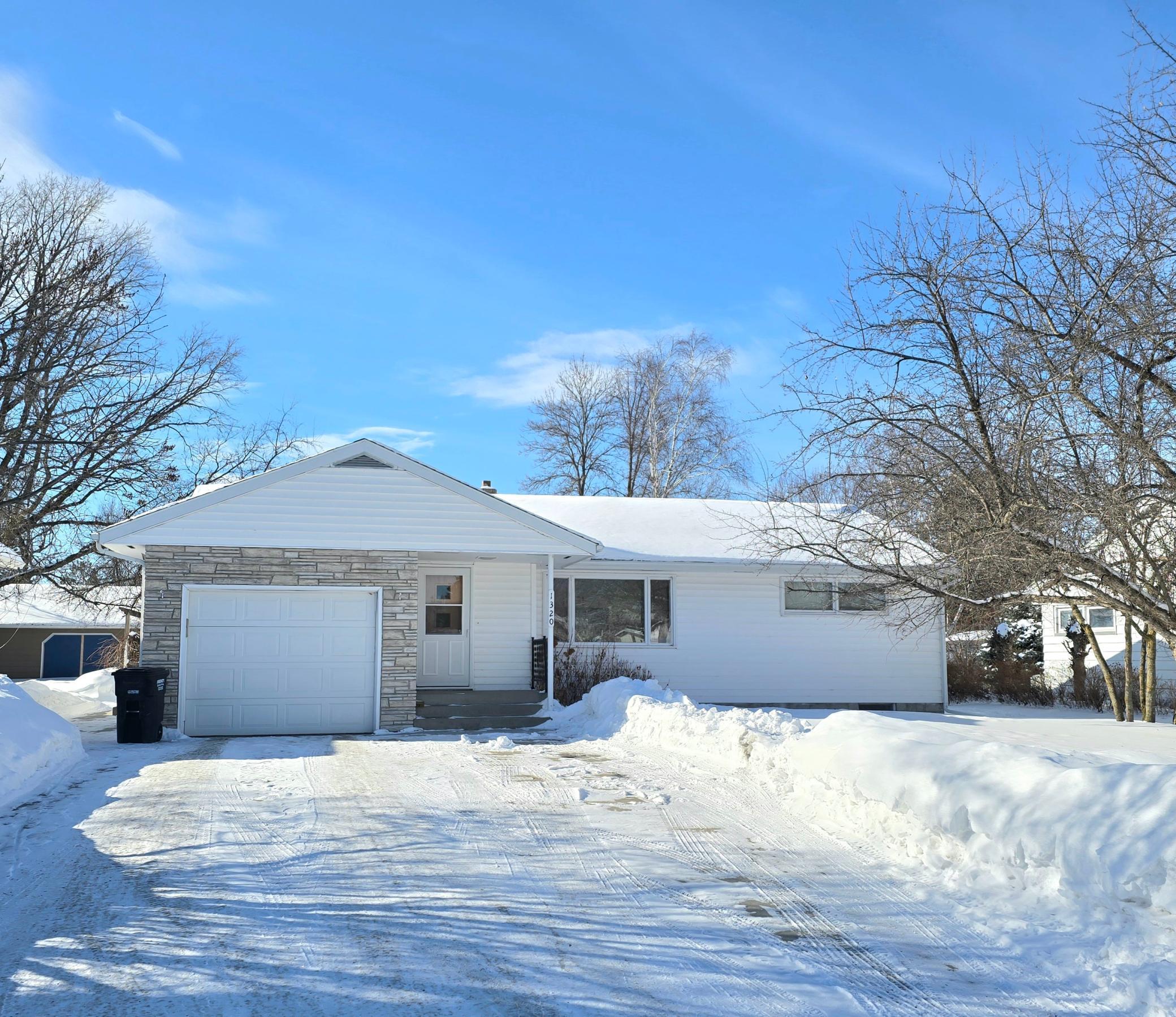 1320 8th Avenue, International Falls, Minnesota image 1