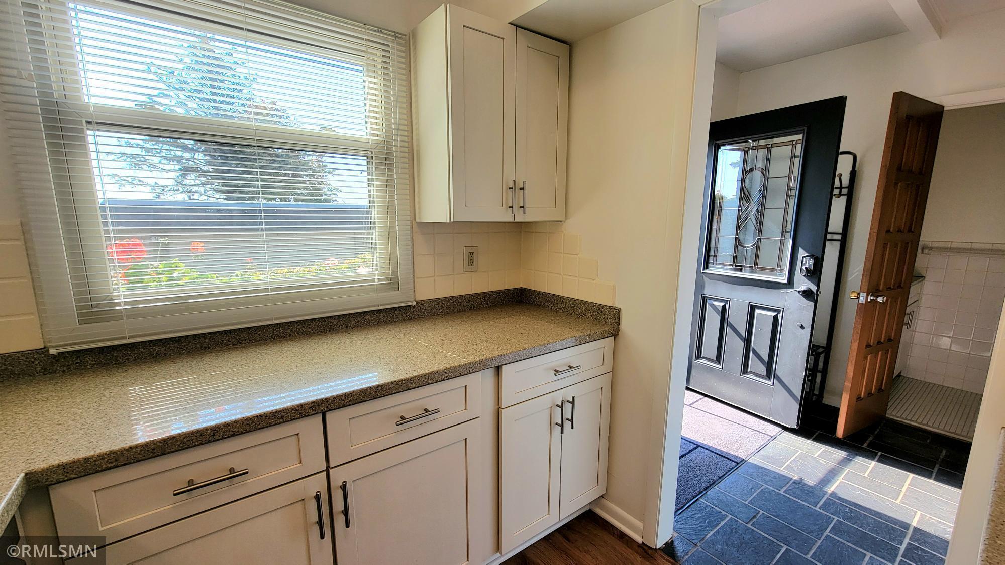 32 Carvers Green, Chaska, Minnesota image 6
