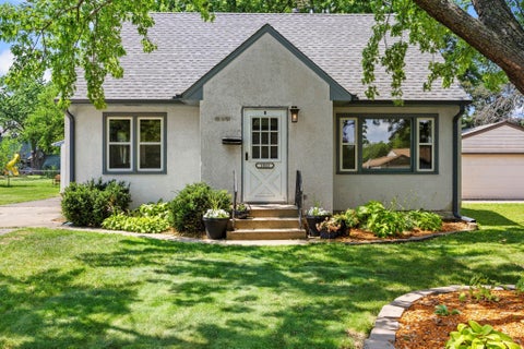 Homes For Sale - 1033 Dayton Avenue<br/> Washington County, Saint Paul Park, MN 55071
