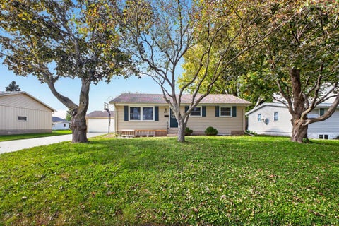 Homes For Sale - 803 4th Avenue<br/> Stewartville, MN 55976