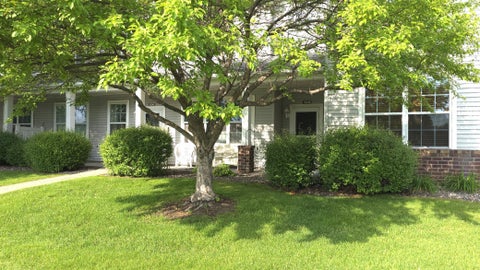 Townhouse For Sale - 11304 Aberdeen Circle<br/> Minneapolis, MN 55449