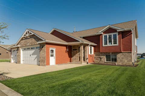 Homes For Sale - 506 9th Street<br/> Dodge Center, MN 55927