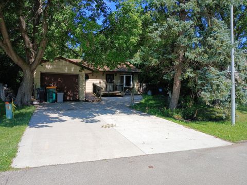 Homes For Sale - 628 Willow Court<br/> Horace, ND 58047