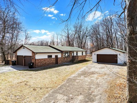 Homes For Sale - 18316 Everglade Drive<br/> Wyoming, MN 55092