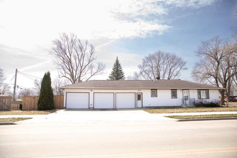 Homes For Sale - 17 Lincoln Avenue<br/> Sibley County, Gaylord, MN 55334