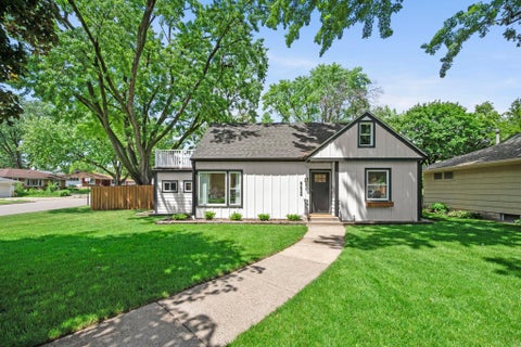 Homes For Sale - 8624 W 35th Street<br/> Minneapolis, MN 55426
