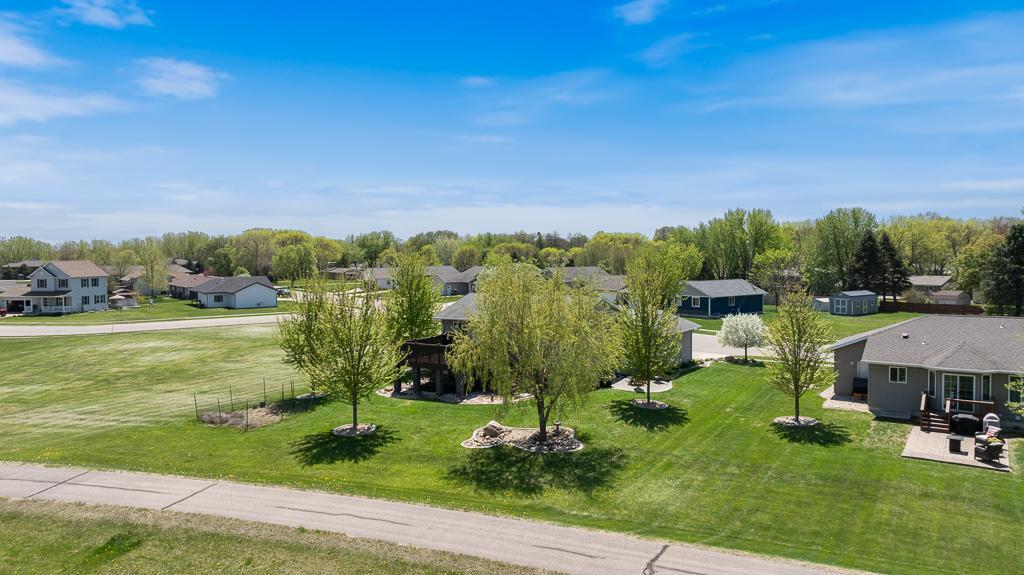 518 Harriett Drive, Marshall, Minnesota image 9