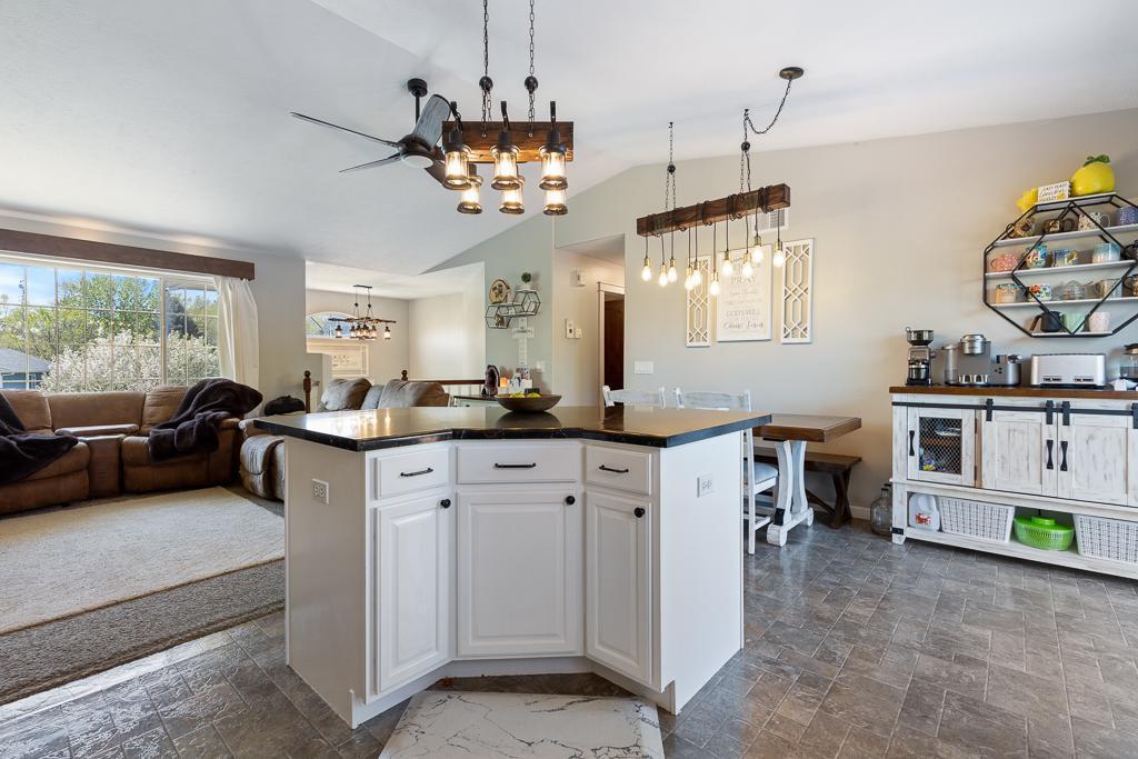 518 Harriett Drive, Marshall, Minnesota image 34