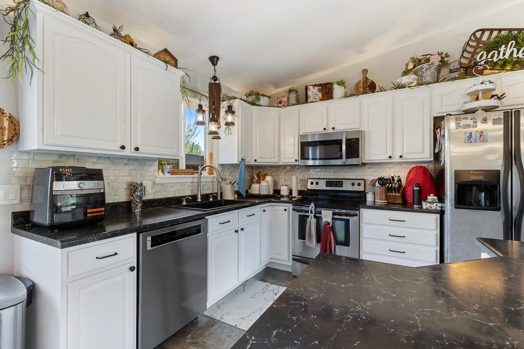 518 Harriett Drive, Marshall, Minnesota image 30