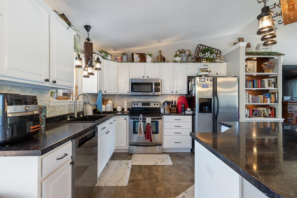 518 Harriett Drive, Marshall, Minnesota image 31
