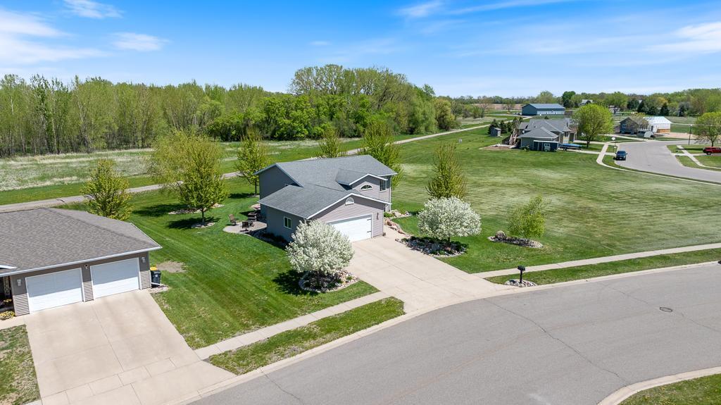 518 Harriett Drive, Marshall, Minnesota image 3