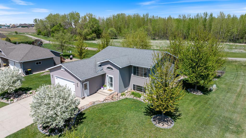 518 Harriett Drive, Marshall, Minnesota image 4