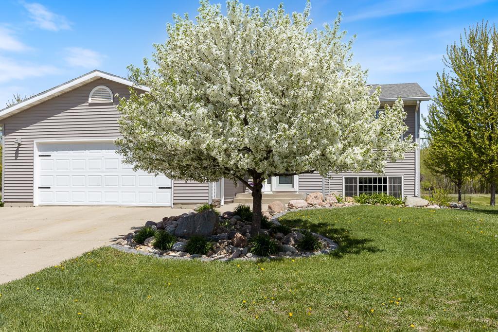 518 Harriett Drive, Marshall, Minnesota image 7