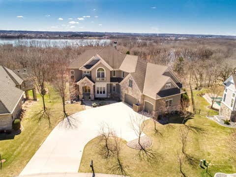 Homes For Sale - 10689 Sonoma Ridge Rdg<br/> Hennepin County, Eden Prairie, MN 55347