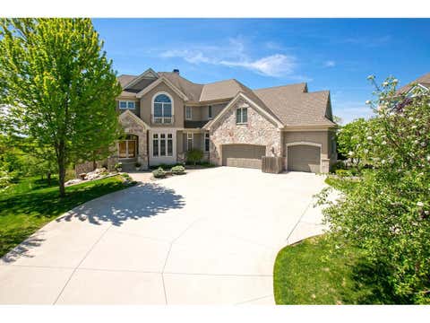Homes For Sale - 10689 Sonoma Ridge Rdg<br/> Eden Prairie, MN 55347