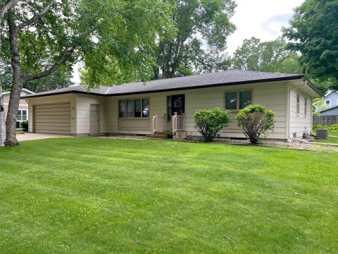 Homes For Sale - 1804 7th Street<br/> Willmar, MN 56201