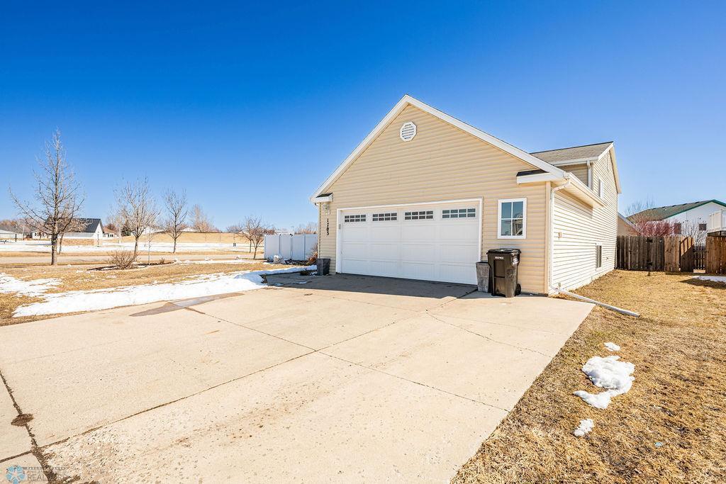 1703 Huntington Drive, West Fargo, North Dakota image 2