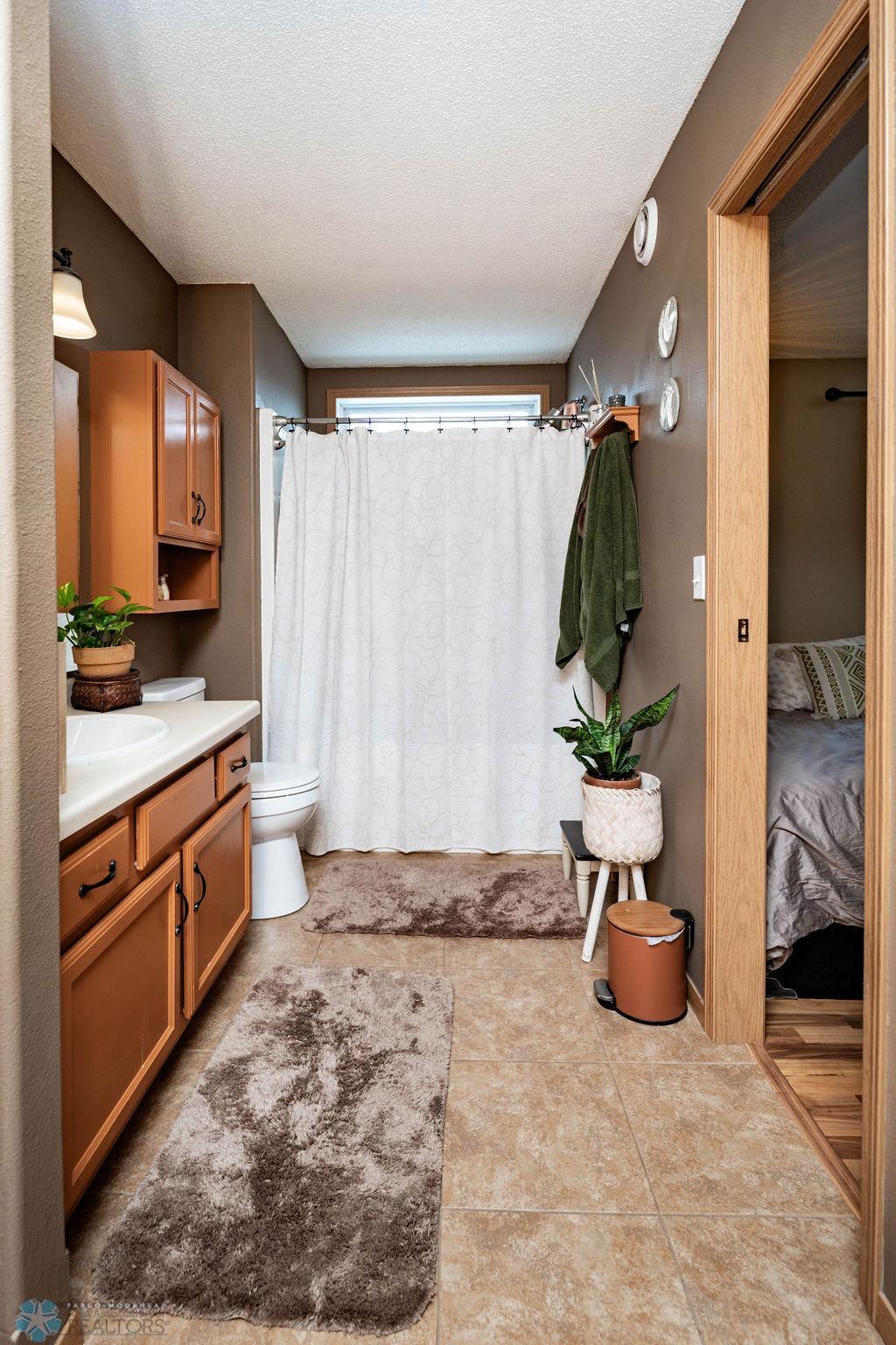 1703 Huntington Drive, West Fargo, North Dakota image 16