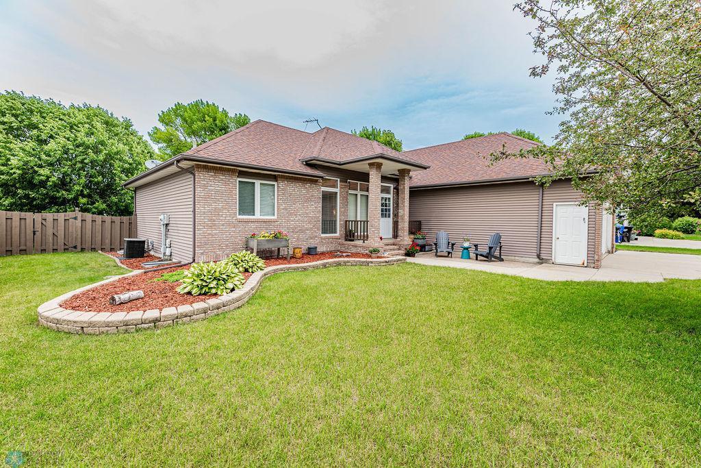 3033 38 1/2 Avenue, Fargo, North Dakota image 2