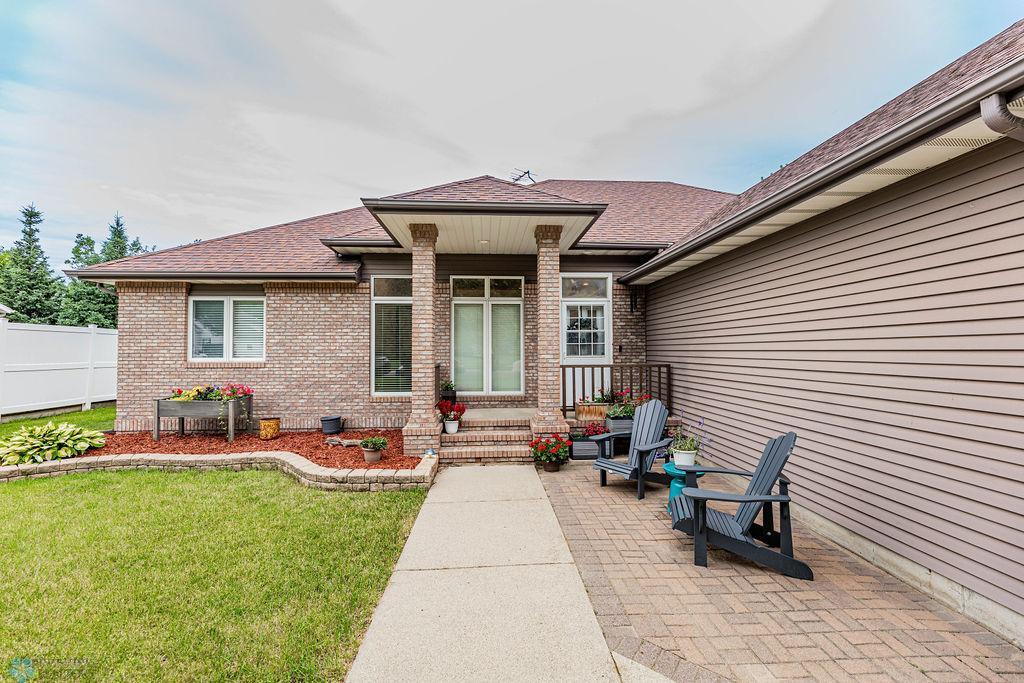 3033 38 1/2 Avenue, Fargo, North Dakota image 4