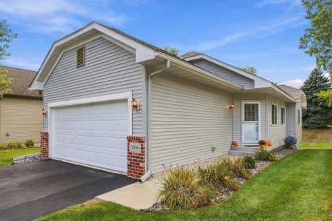 Townhouse For Sale - 3806 Meadowview Way<br/> Saint Bonifacius, MN 55375