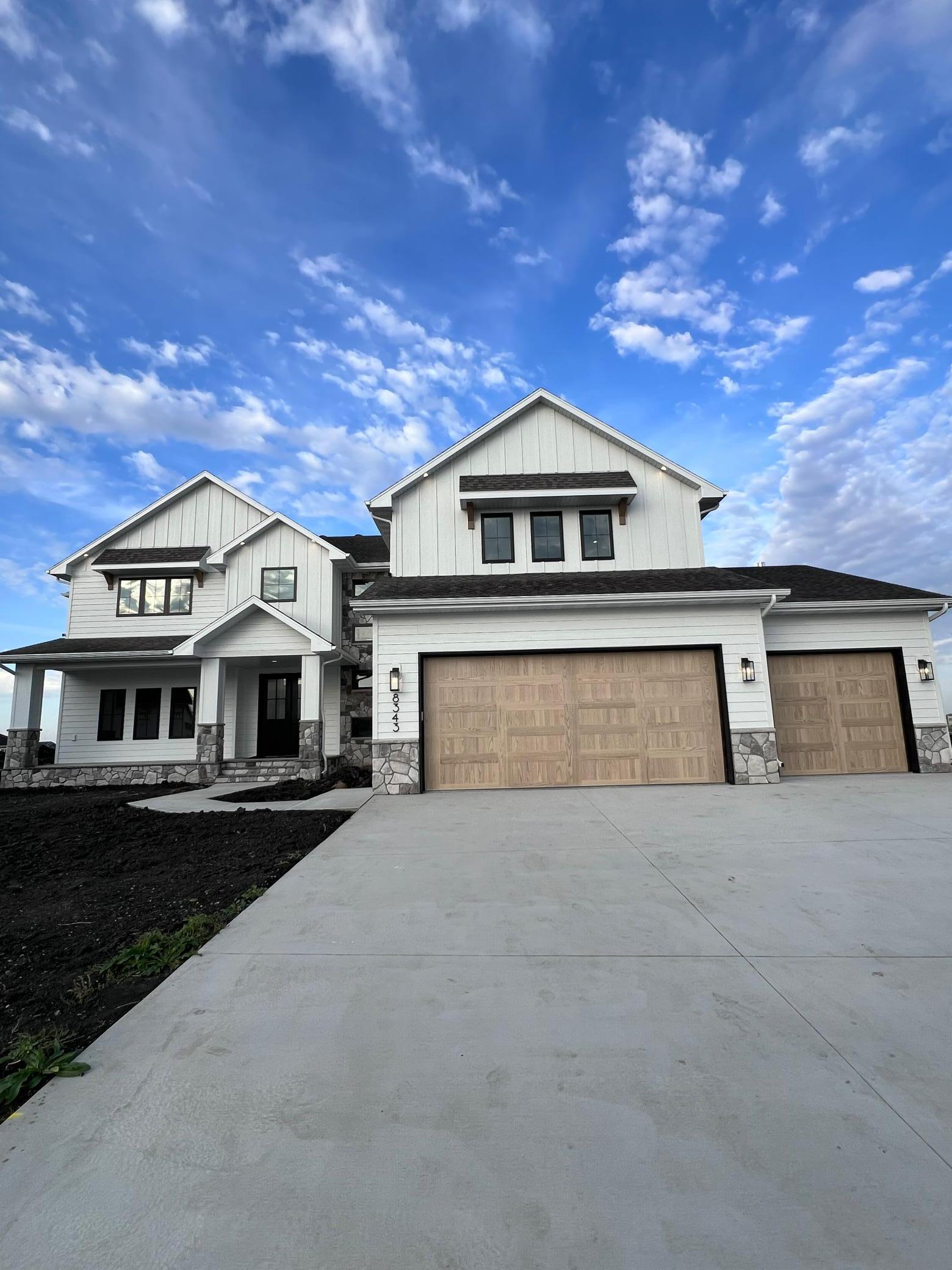 Horace, North Dakota 58047, United States, 4 Bedrooms Bedrooms, ,4 BathroomsBathrooms,Residential,Pending,223421