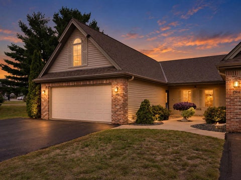 Homes For Sale - 1913 Stone Creek<br/> Hudson, WI 54016