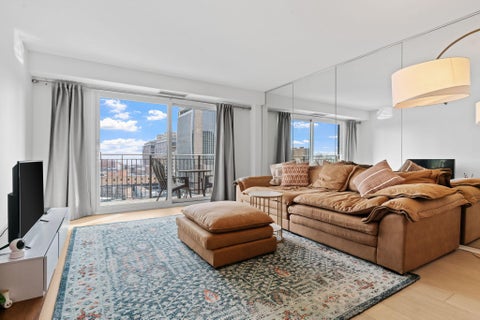 Condo For Rent - 121 Washington Avenue<br/> Hennepin County, Minneapolis, MN 55401