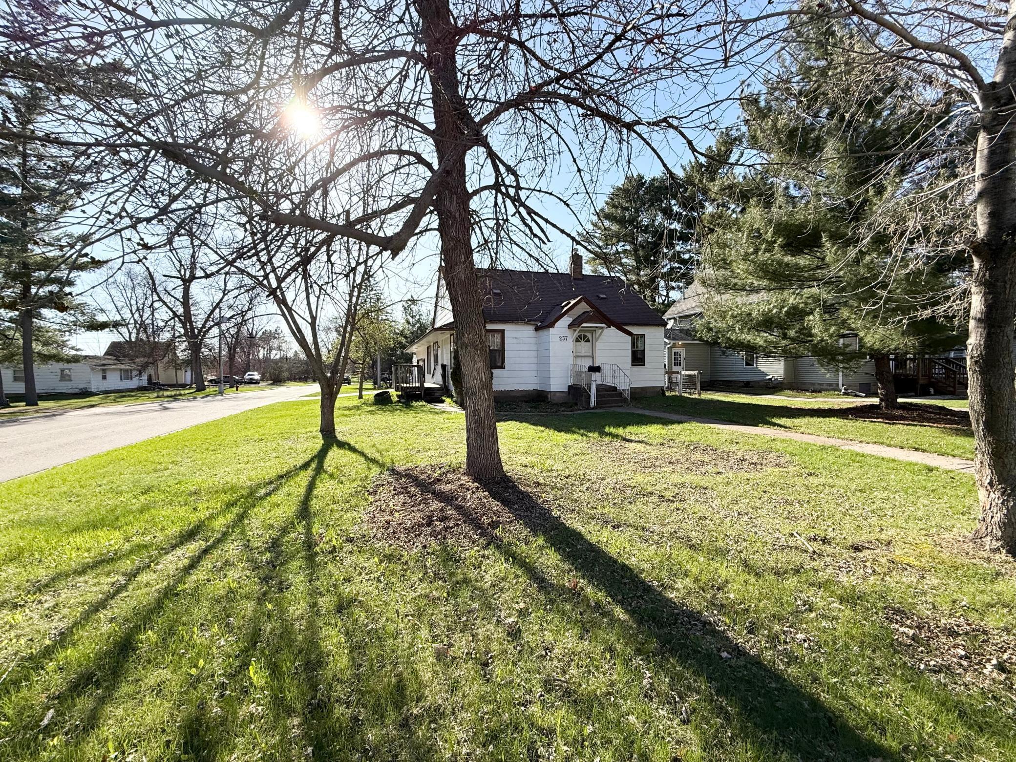 237 Wood Street, Mora, Minnesota image 1