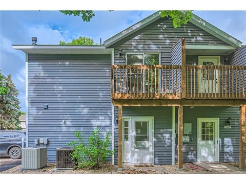 Townhouse For Sale - 5940 Fernwood Street<br/> Ramsey County, Saint Paul, MN 55126