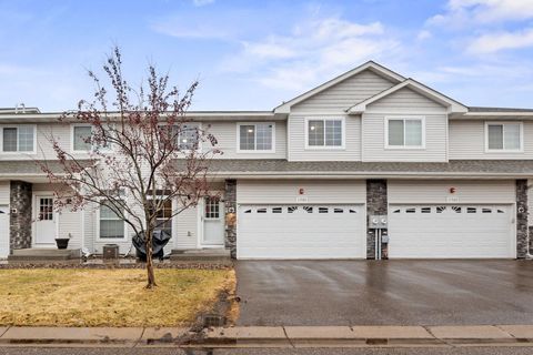 Townhouse For Sale - 11301 16th Street<br/> Saint Michael, MN 55376
