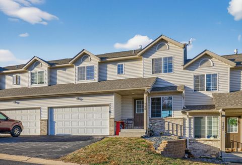 Townhouse For Sale - 746 Baylee Place<br/> Pine Island, MN 55963
