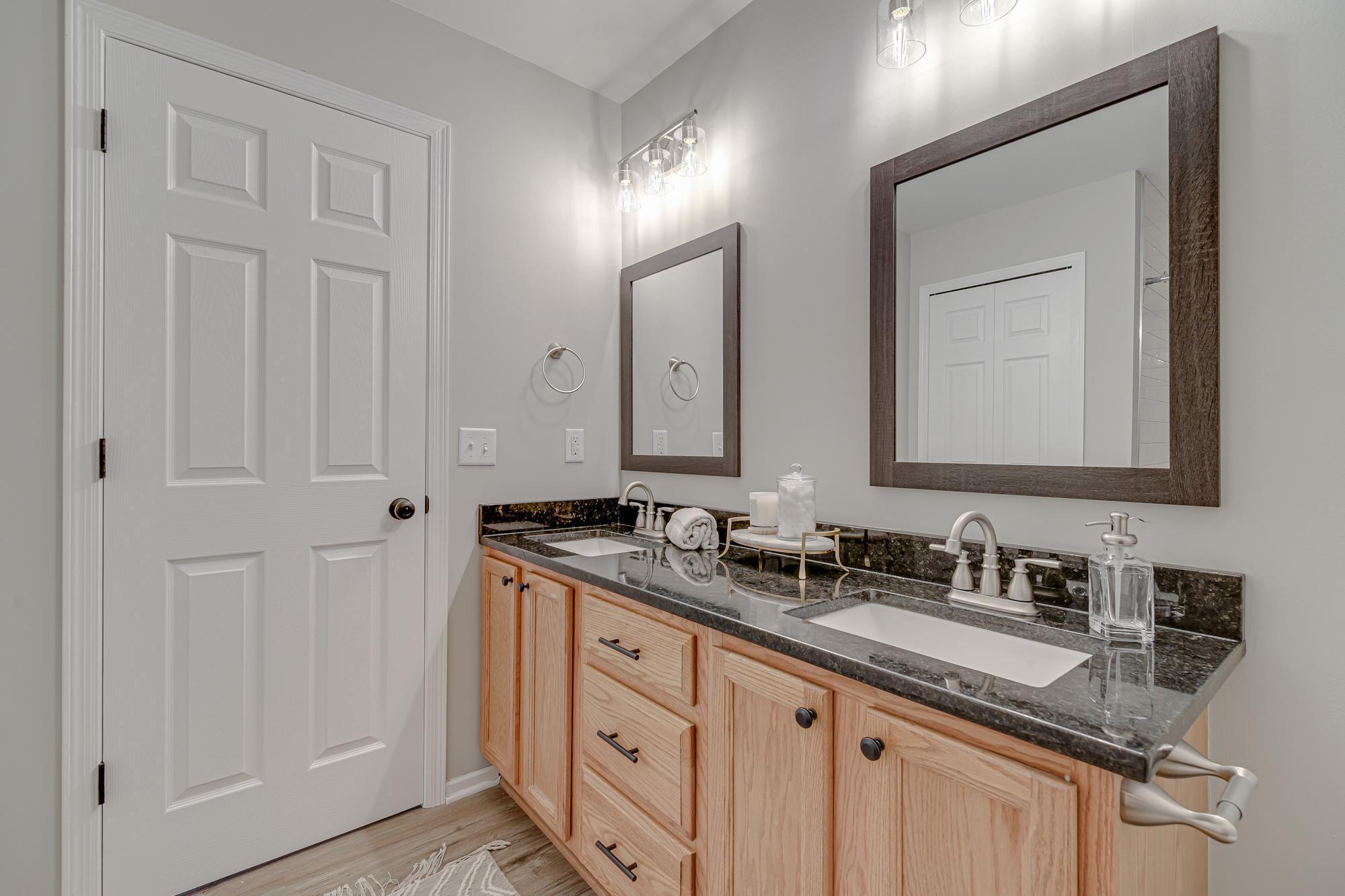 11244 Isanti Court, Minneapolis, Minnesota image 24