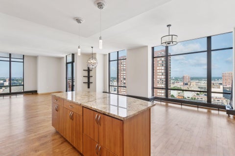 Condo For Rent - 201 S 11th St St<br/> Minneapolis, MN 55403