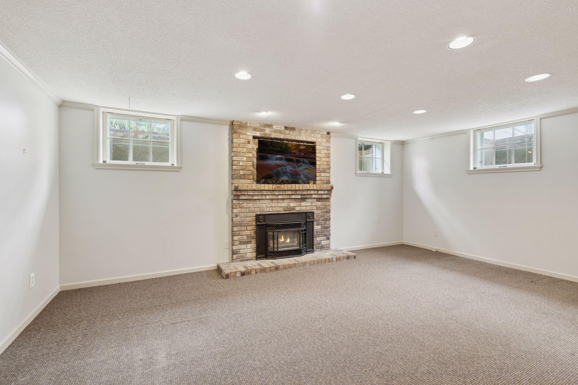 4387 Brook Avenue, Edina, Minnesota image 29