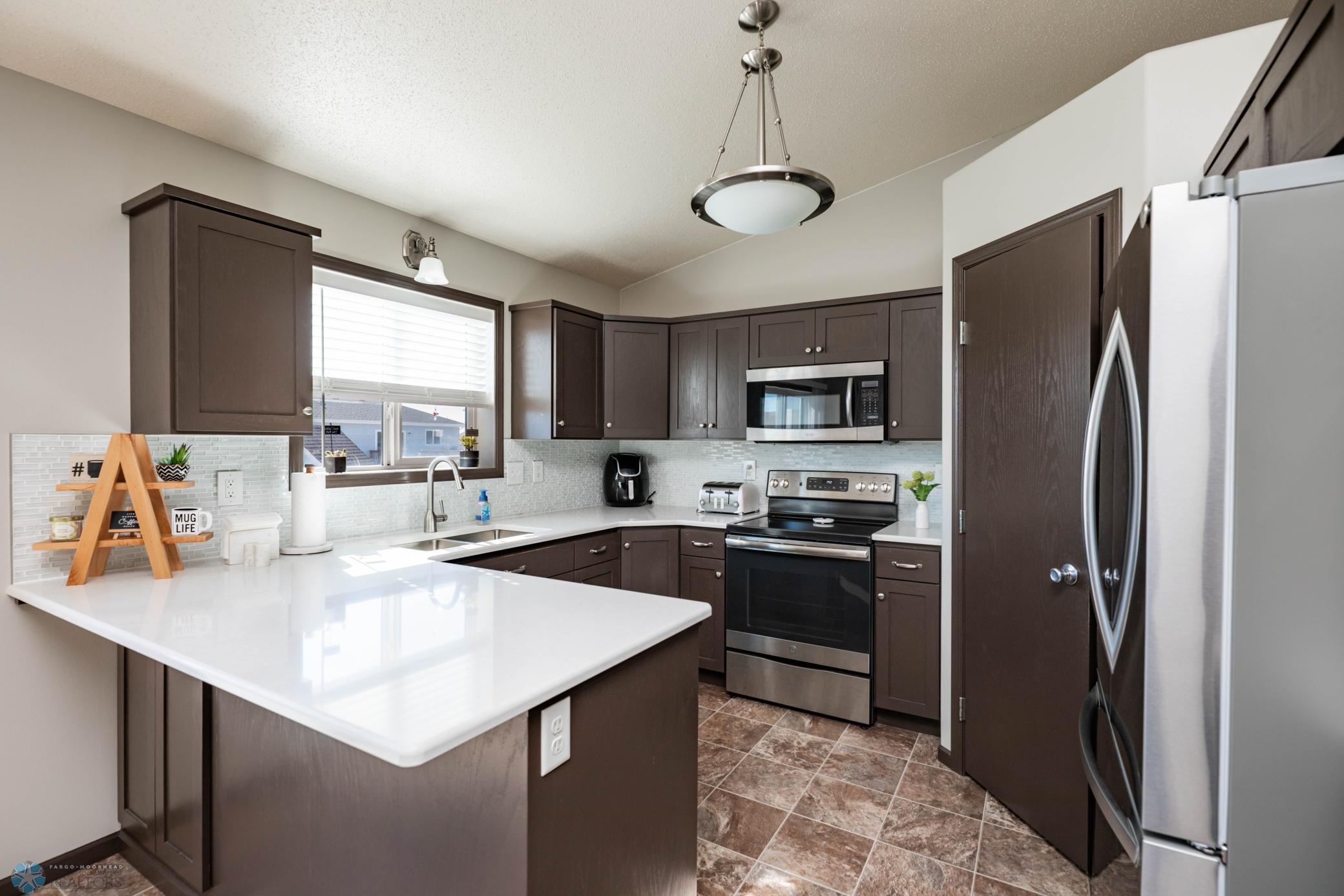 Fargo, North Dakota 58104, United States, 4 Bedrooms Bedrooms, ,3 BathroomsBathrooms,Residential,Active,86463