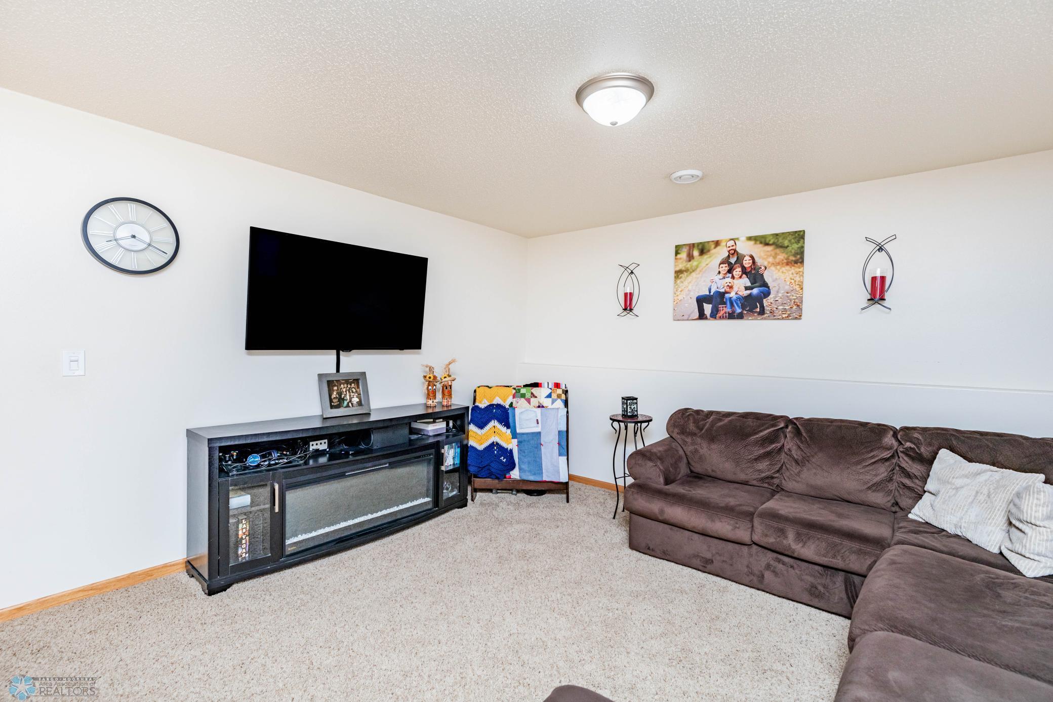 Fargo, North Dakota 58104, United States, 4 Bedrooms Bedrooms, ,3 BathroomsBathrooms,Residential,Active,86463