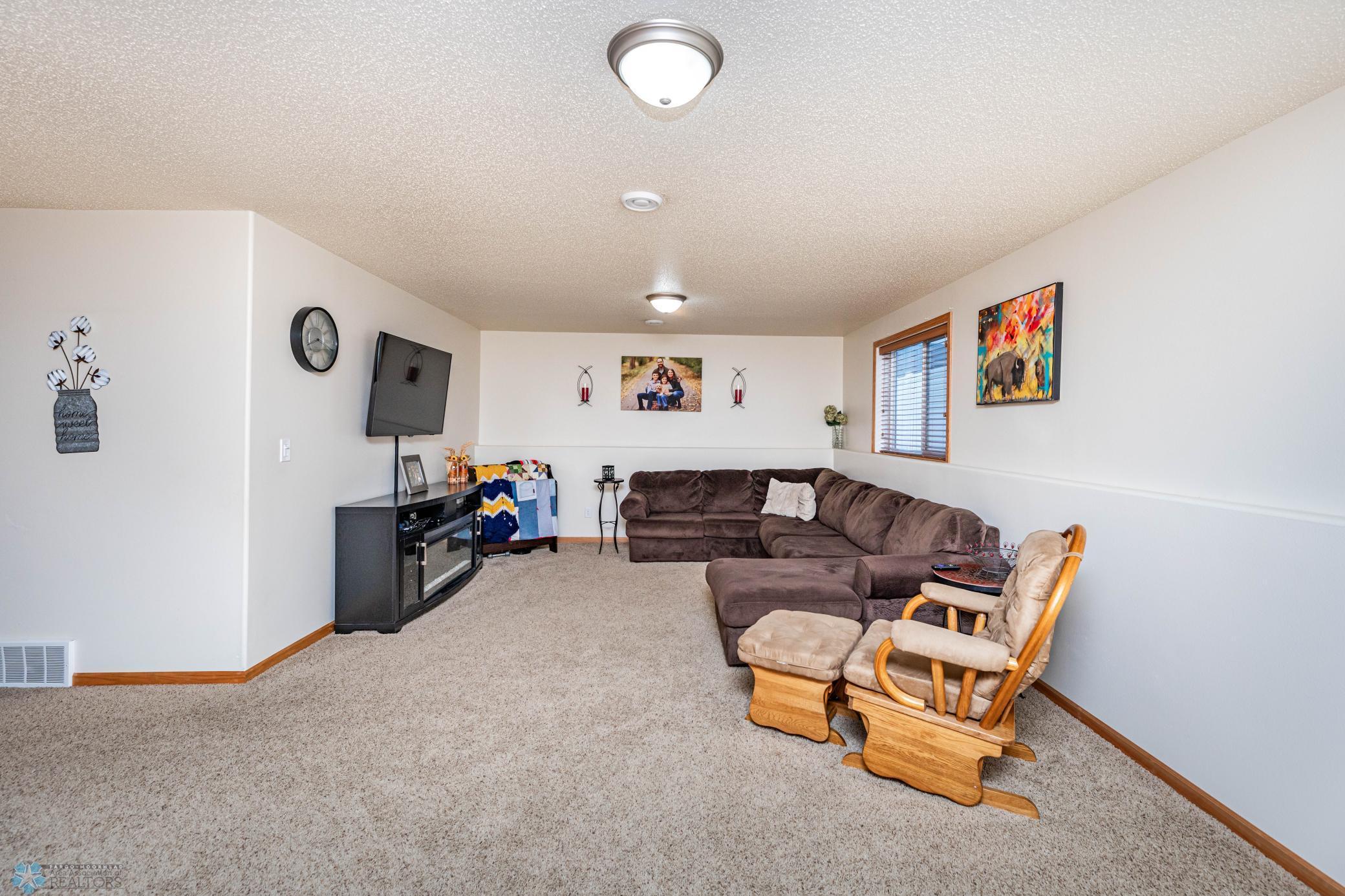 Fargo, North Dakota 58104, United States, 4 Bedrooms Bedrooms, ,3 BathroomsBathrooms,Residential,Active,86463